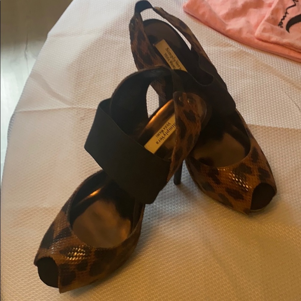 Nice Vera wang  hi hill shoe size 8.5